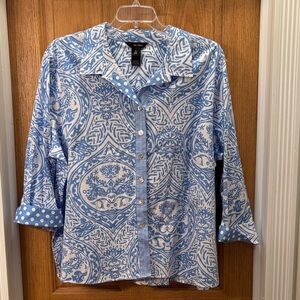 Ali Miles - Blue and White Patterned Top